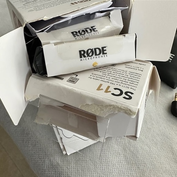 Rode Mic Wireless Go / (2) Smart Lav+/ (2) Sc3 / Sc11/ Dcs-1 Mount **BUNDLE** - Picture 7 of 7